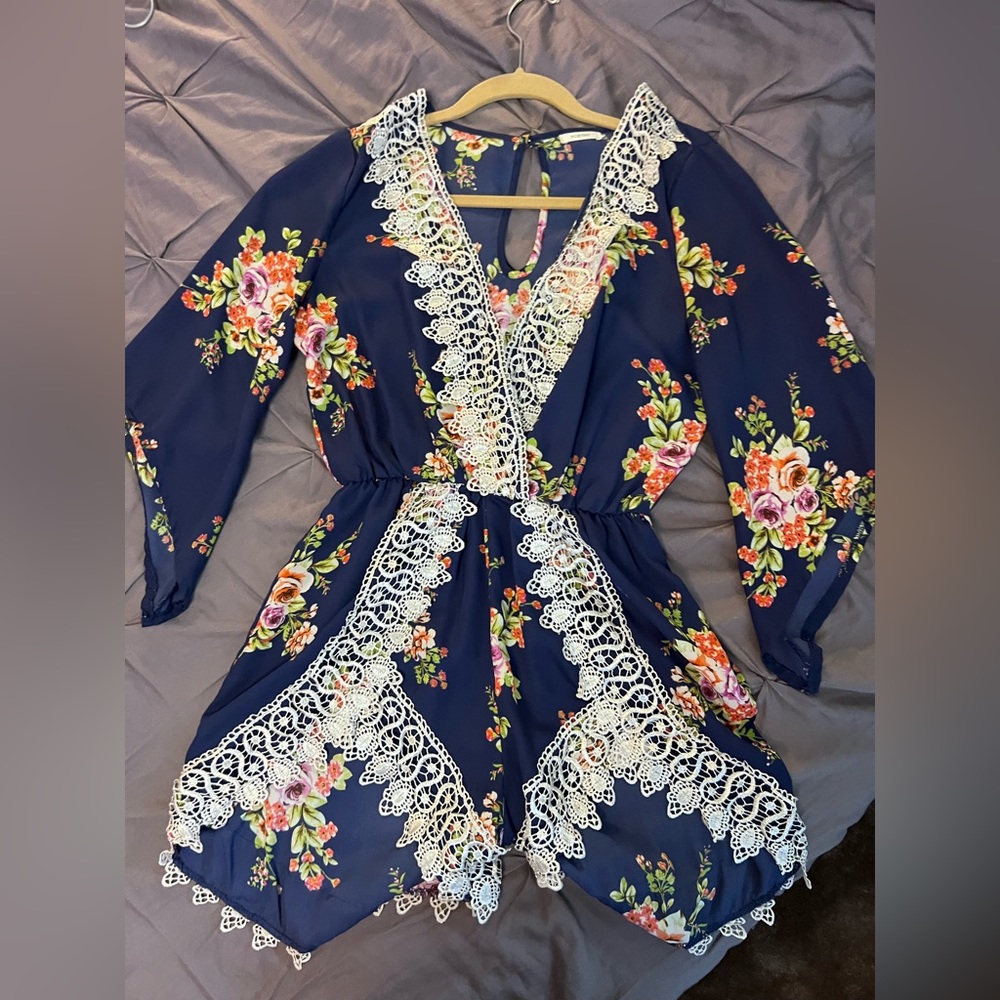 Romper, worn once, size small. Great condition.